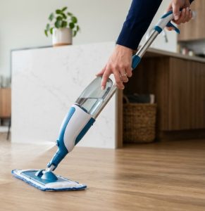 7 Produtos que Facilitam a Limpeza da Casa no Dia a Dia (e Economizam seu Tempo) 3 Mop Spray A solução para limpezas relâmpago - portal familia forte